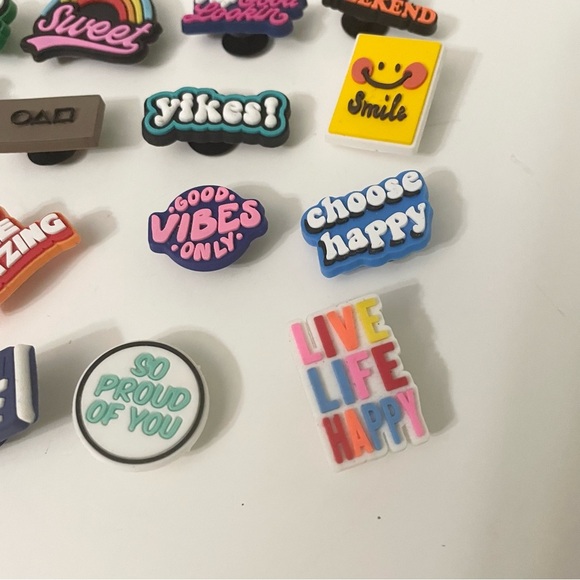 Croc Charms Lot of 16 Assorted Charms - Picture 5 of 11